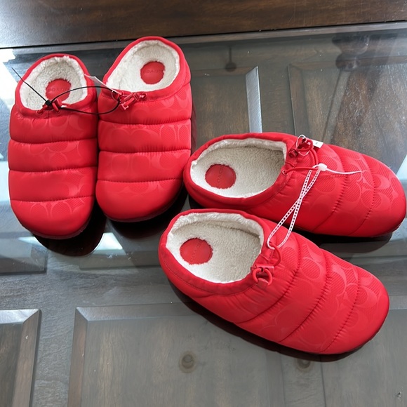 COACH
Rachelle Monogram Quilted Nylon Slippers - Picture 11 of 14